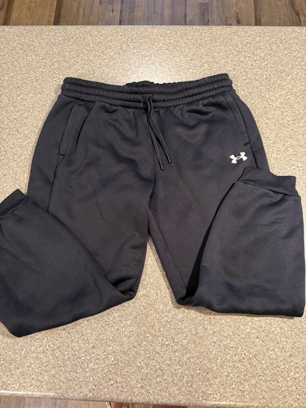 Women’s Under Armour Black Jogger Pants Size Large